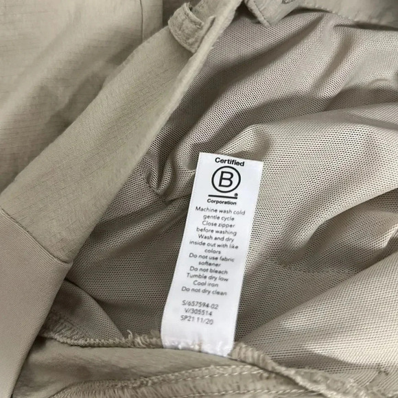 Athleta Trekkie Utility Cargo Pant Pants Elastic Waist Ecru Beige Tan Size 14 - Picture 12 of 12